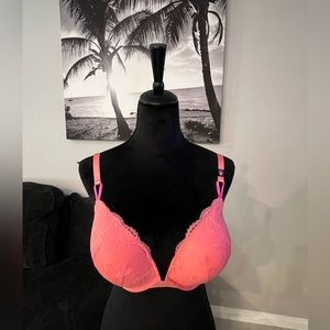 VICTORIA’S SECRET ~~~CORAL W DARK RASPBERRY ACCENTS 36DDD LACE PUSH-UP BRA